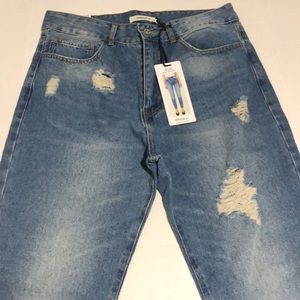 NWT Forever 21 Mom High Waisted Distressed Pants